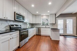 2906 High Plateau Dr in Garland, TX - Building Photo