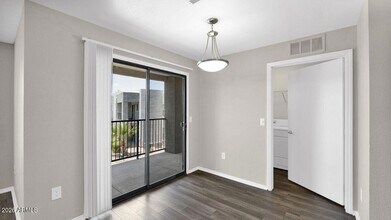 5611 S 32nd St, Unit 3 in Phoenix, AZ - Building Photo - Building Photo