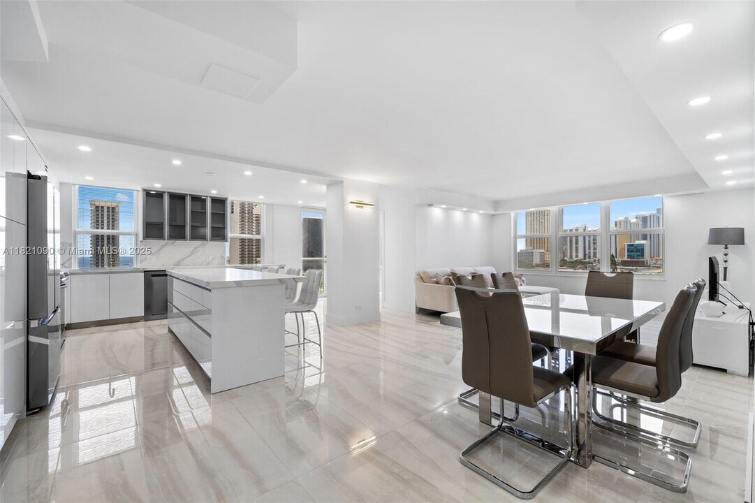 230 174th St in Sunny Isles Beach, FL - Building Photo