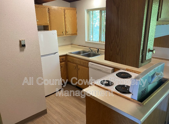 property at 1000 E Garfield St