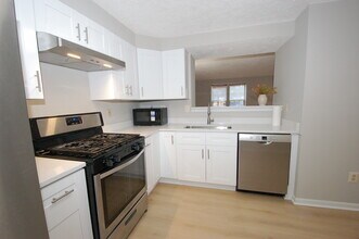 8916 Pembrook Woods in Laurel, MD - Building Photo - Building Photo