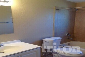 105 Albert St in Winter Springs, FL - Foto de edificio - Building Photo