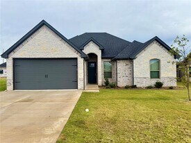 626 Violet Dr in Tolar, TX - Building Photo