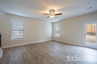 201 Margrave Dr, Unit G in Holly Springs, GA - Building Photo - Building Photo