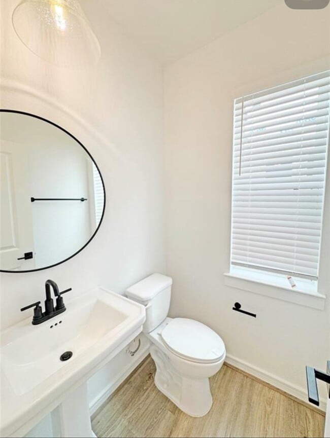 2213 Via Laura Ln in Houston, TX - Building Photo - Building Photo