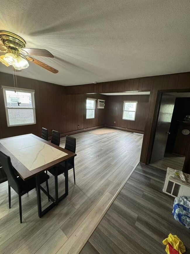 42 Hollyhock Rd in Levittown, NY - Building Photo - Building Photo
