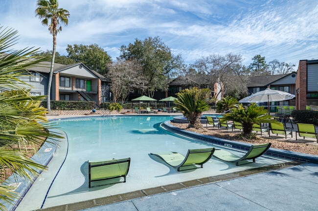The Social 2700 in Tallahassee, FL - Foto de edificio - Building Photo