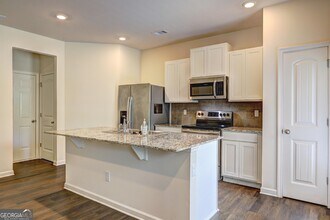 69 Chastain Cir in Newnan, GA - Building Photo - Building Photo