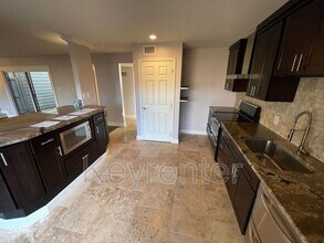 516 Lost Tree Ln in Knoxville, TN - Building Photo - Building Photo