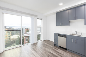 Encore Belltown Apartments in Seattle, WA - Building Photo - Interior Photo