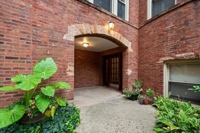 4128.5 N Kedvale Ave in Chicago, IL - Building Photo - Building Photo