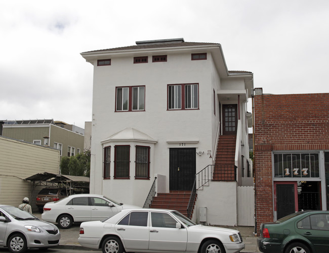 171-173 10th St in Oakland, CA - Foto de edificio - Building Photo