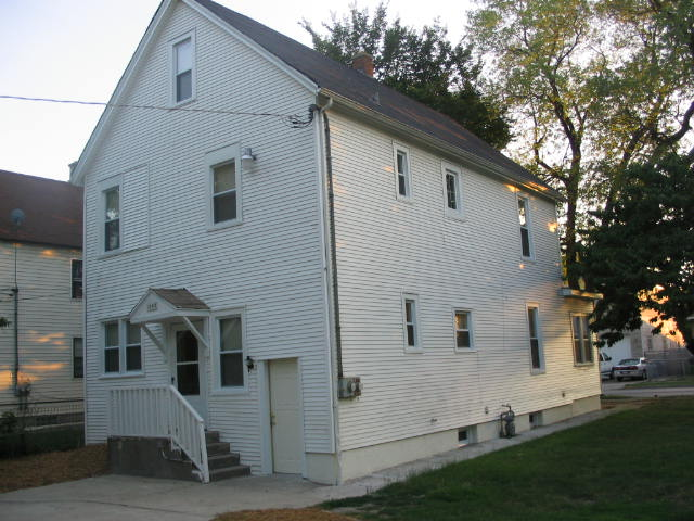 1243 Jackson St in Abbott Park, IL - Building Photo