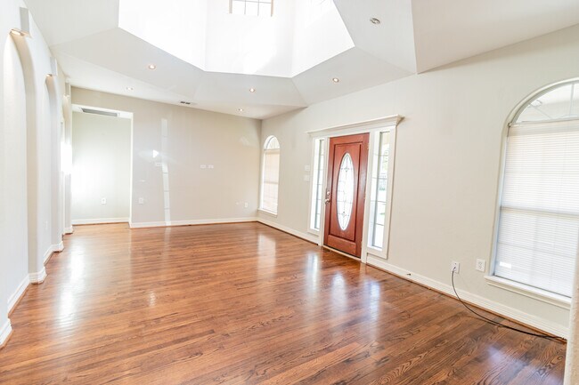 304 Truman St,, Unit Apt B photo'