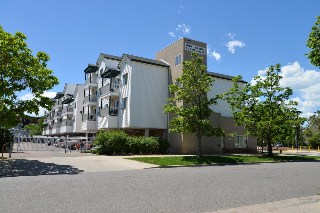 Downing Square Apartments in Denver, CO - Building Photo