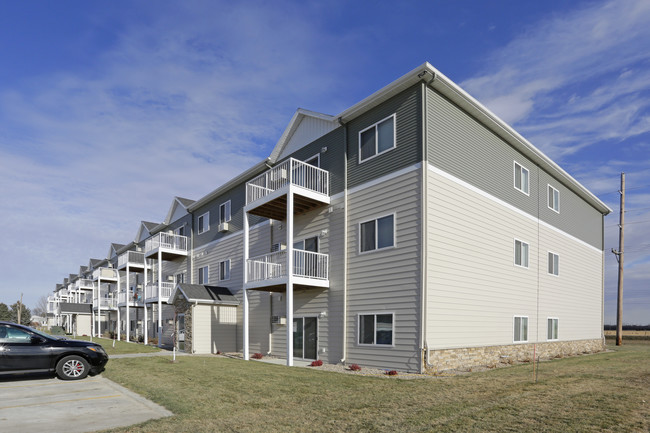 Woodbridge in Bismarck, ND - Foto de edificio - Building Photo