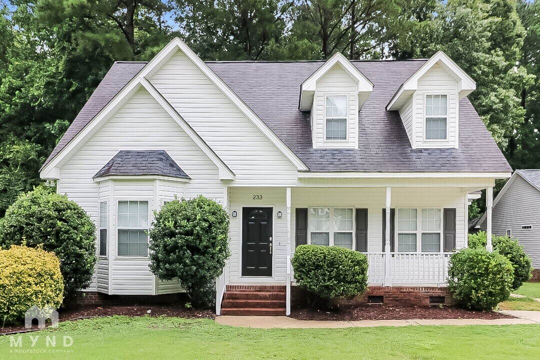 233 Walnut Creek Dr in Clayton, NC - Building Photo
