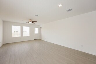11816 California Rose in Converse, TX - Building Photo - Building Photo