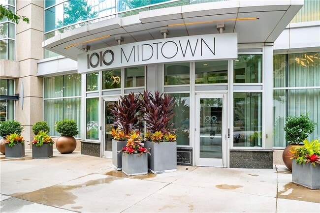 1080 Peachtree St NE in Atlanta, GA - Building Photo - Building Photo