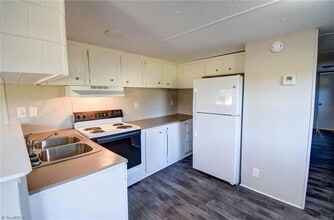 5626 Spainhour St in Climax, NC - Foto de edificio - Building Photo