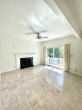 705 E 38th St in Austin, TX - Foto de edificio - Building Photo