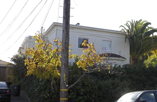431, 431 1/2 Lagunitas Av in Oakland, CA - Foto de edificio - Building Photo
