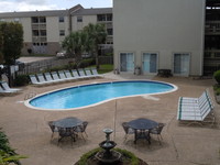 Metairie Lake Apartments photo'