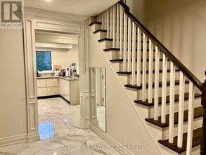 271 Lawson St in Oakville, ON - Building Photo - Building Photo