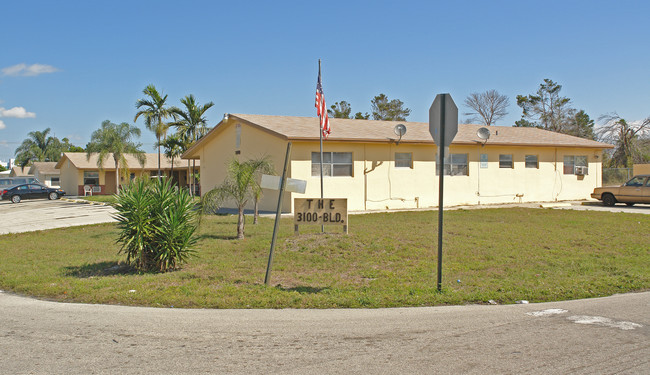 Darch Apartments in Pompano Beach, FL - Building Photo - Building Photo