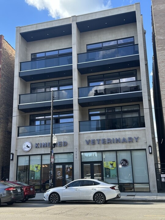 1106 W 18th St in Chicago, IL - Foto de edificio