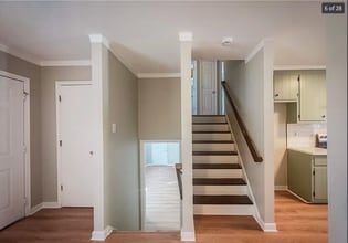 1706 Hungary Rd in Henrico, VA - Foto de edificio - Building Photo