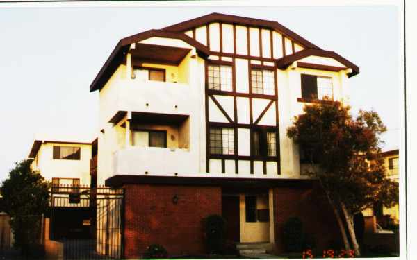 11440 Freeman Ave in Hawthorne, CA - Foto de edificio - Building Photo