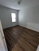5925 McGuire St in Taylor, MI - Building Photo - Building Photo