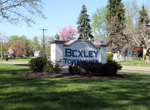 Bexley Townhomes in Canton, OH - Building Photo - Building Photo