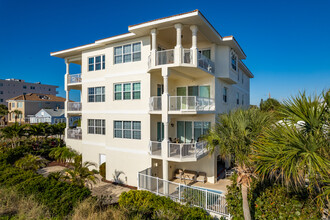 Arrow Apartments in Madeira Beach, FL - Building Photo - Building Photo