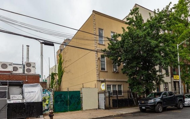 154 N 9th St in Brooklyn, NY - Foto de edificio - Building Photo