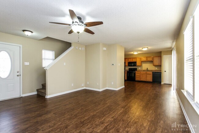 151 Snowflake Cir in Greenwood, IN - Foto de edificio - Building Photo