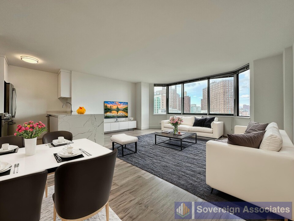1735 York Ave in New York, NY - Building Photo