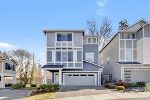 13905 12th Pl W in Lynnwood, WA - Building Photo