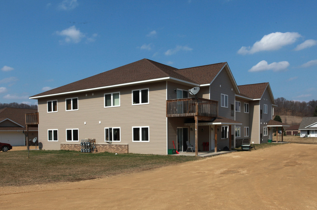 102 Bluebird Ln in Knapp, WI - Building Photo