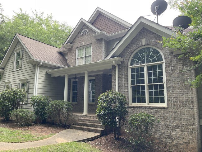 3910 S Barnett Shoals Rd in Watkinsville, GA - Building Photo - Building Photo