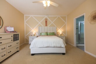 421 Shadowpoint in San Marcos, TX - Building Photo - Building Photo
