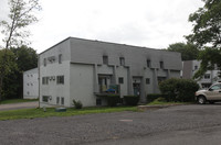 Hillside Garden Apartments in New Hartford, NY - Foto de edificio - Building Photo