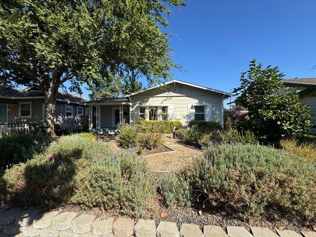4809 10th Ave in Sacramento, CA - Building Photo - Building Photo