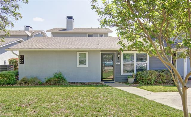 636 Timberline Dr in Hurst, TX - Building Photo
