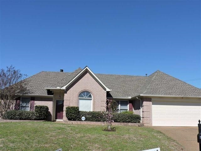 1470 Farmyard Cove in Cordova, TN - Building Photo