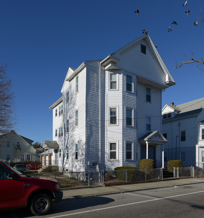 203 Laurel Hill Ave in Providence, RI - Building Photo