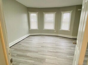 87 Caroline St in Bridgeport, CT - Building Photo - Building Photo