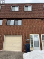 256 Sprucewood Ct in Toronto, ON - Building Photo