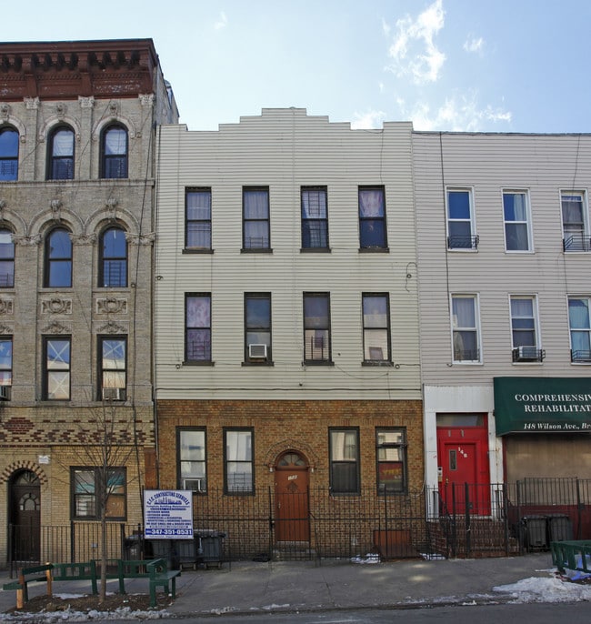 150 Wilson Avenue in Brooklyn, NY - Foto de edificio - Building Photo